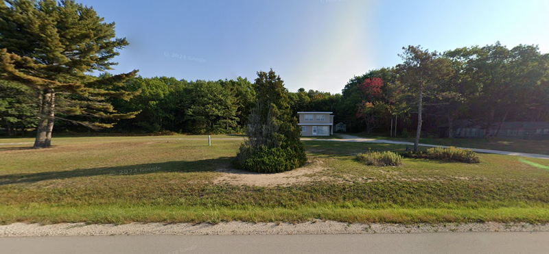 Miswicks Modern Motel - 4056 Us-2 2024 (newer photo)